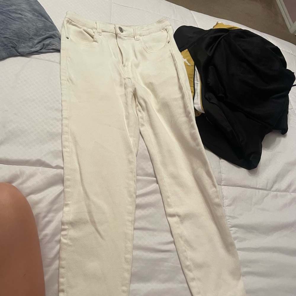 White skinny jeans
